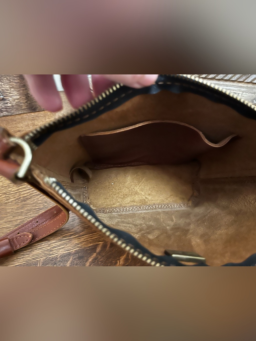 Portland Leather Chestnut Brown Cypress Crossbody Bag - Picture 3 of 5